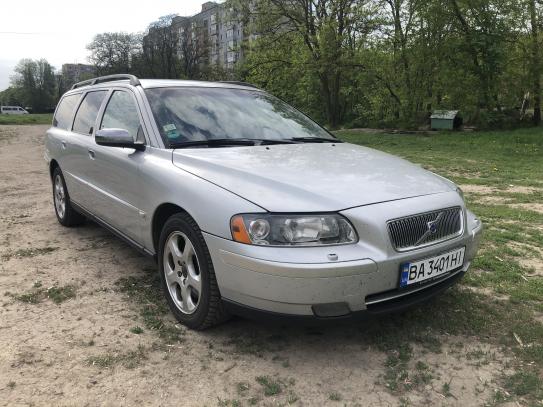 Volvo V70                             2005г. в рассрочку