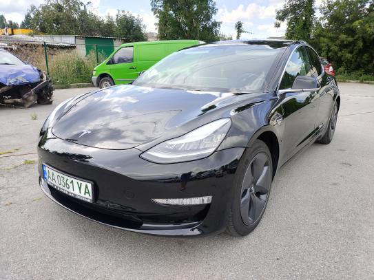 Tesla Model 3 2019р. у розстрочку