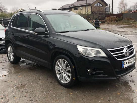 Volkswagen Tiguan 2010г. в рассрочку