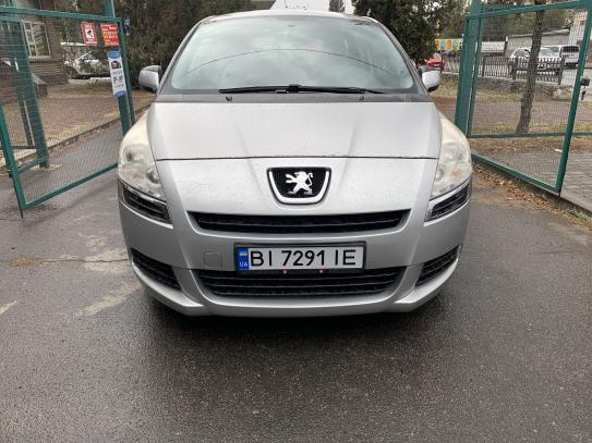 Peugeot 5008 2011г. в рассрочку