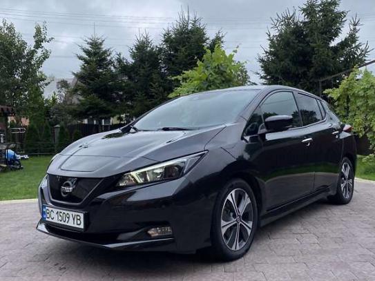 Nissan Leaf 2018г. в рассрочку