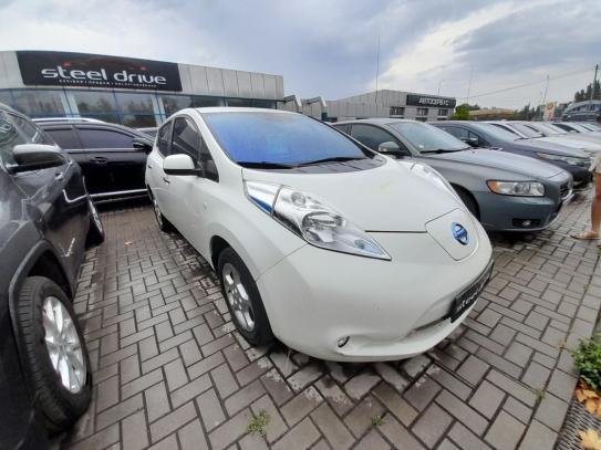 Nissan Leaf 2017г. в рассрочку