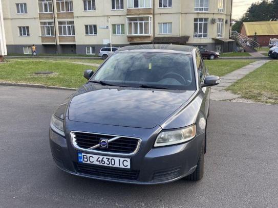 Volvo V50                             2008г. в рассрочку