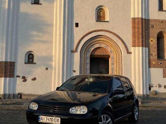 Volkswagen Golf 2002р. у розстрочку