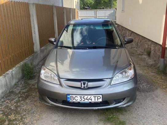 Honda Civic hybrid                    2005г. в рассрочку