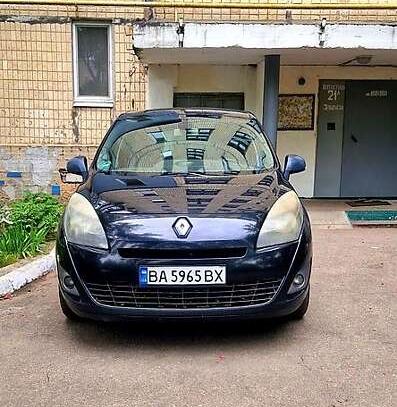 Renault Grand scenic                    2011г. в рассрочку