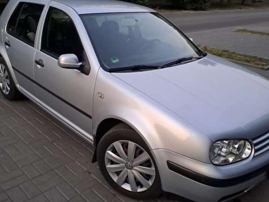 Volkswagen Golf 2000р. у розстрочку