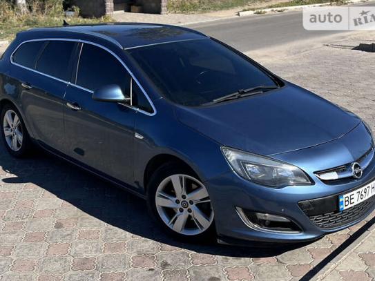 Opel Astra 2013г. в рассрочку