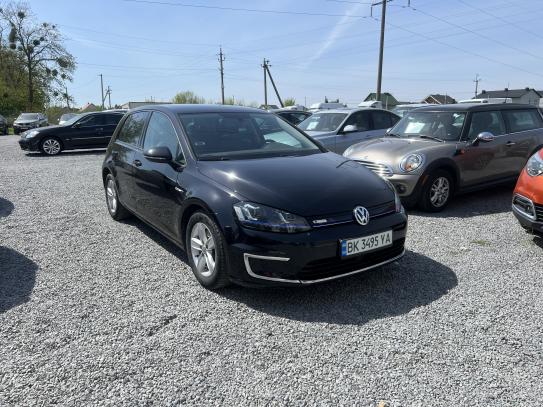 Volkswagen E-golf
                          2016г. в рассрочку
