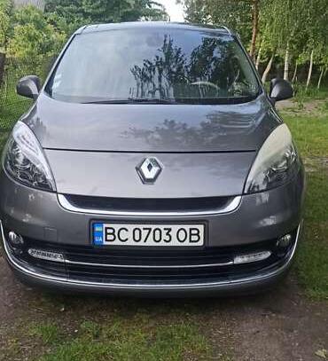 Renault Grand scenic                    2012г. в рассрочку