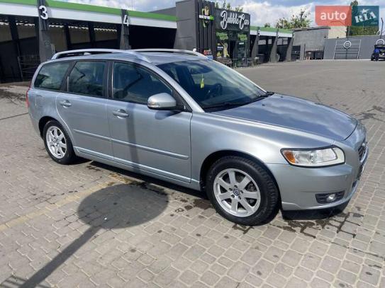 Volvo V50                             2012г. в рассрочку