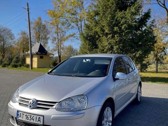 Volkswagen Golf 2006г. в рассрочку