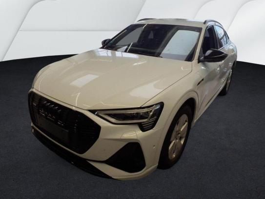 Audi E-tron 2022г. в рассрочку