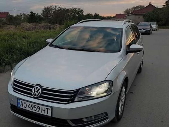 Volkswagen Passat 2012р. у розстрочку