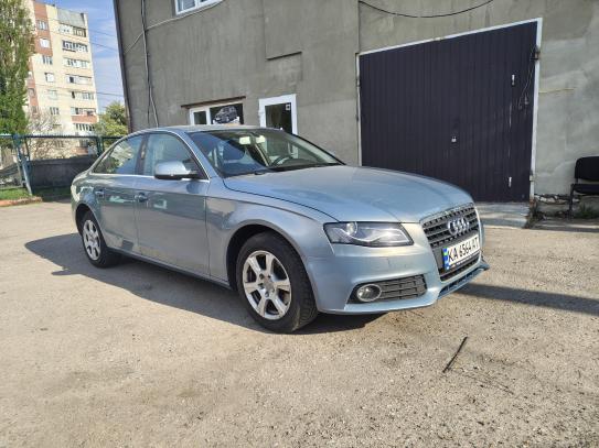 Audi A4                              2010г. в рассрочку
