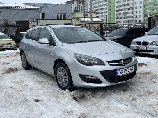 Opel Astra sports tourer 2014р. у розстрочку
