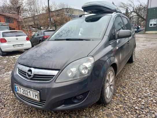 Opel Zafira
                          2013г. в рассрочку