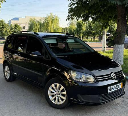 Volkswagen Touran 2013г. в рассрочку