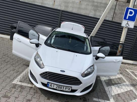 Ford Fiesta                          2017г. в рассрочку