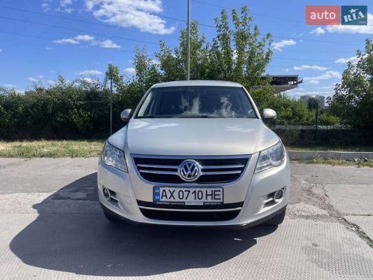 Volkswagen Tiguan                          2010г. в рассрочку