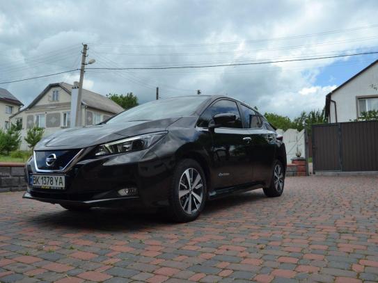 Nissan Leaf                            2018г. в рассрочку