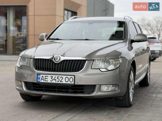 Skoda Superb                          2012г. в рассрочку