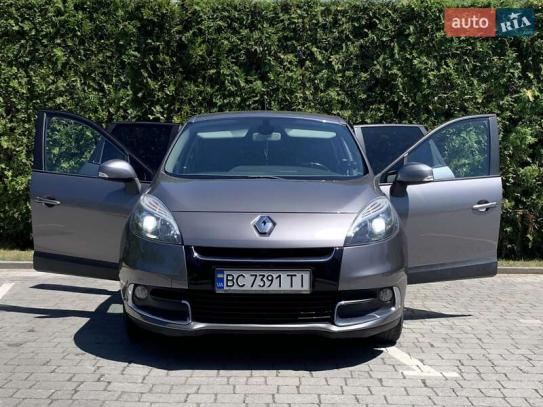 Renault Scenic
                          2012г. в рассрочку