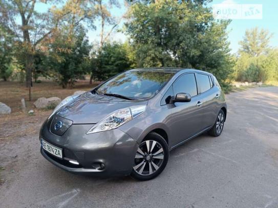 Nissan Leaf 2015г. в рассрочку