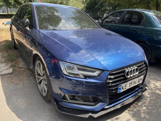 Audi A4                              2015г. в рассрочку