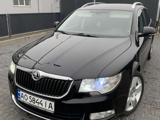 Skoda Superb 2012р. у розстрочку