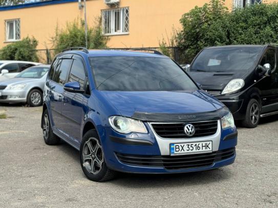 Volkswagen Touran 2010г. в рассрочку