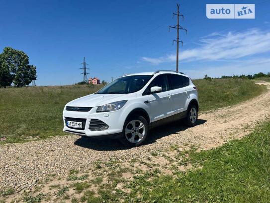 Ford Kuga 2016г. в рассрочку