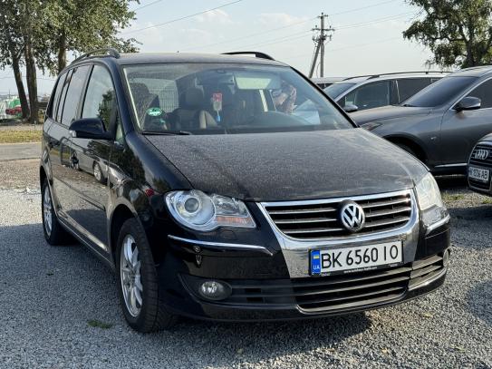 Volkswagen Touran 2008р. у розстрочку