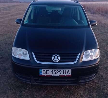 Volkswagen Touran
                          2005г. в рассрочку