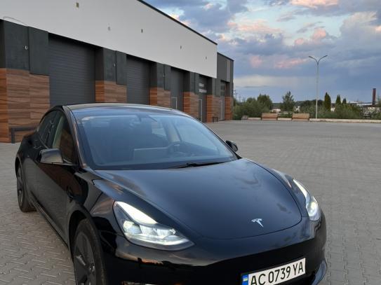 Tesla Model 3 2021р. у розстрочку