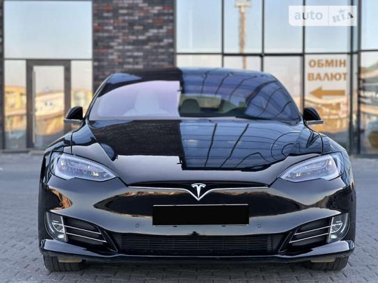 Tesla Model s 2019г. в рассрочку