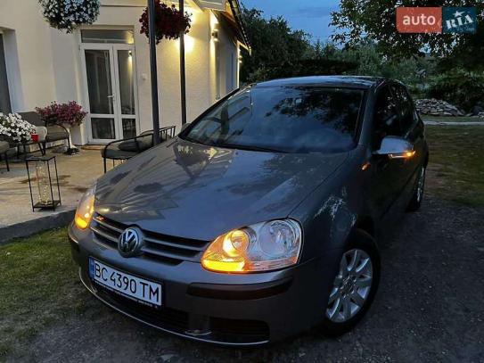 Volkswagen Golf                            2005г. в рассрочку