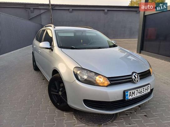Volkswagen Golf
                            2011г. в рассрочку