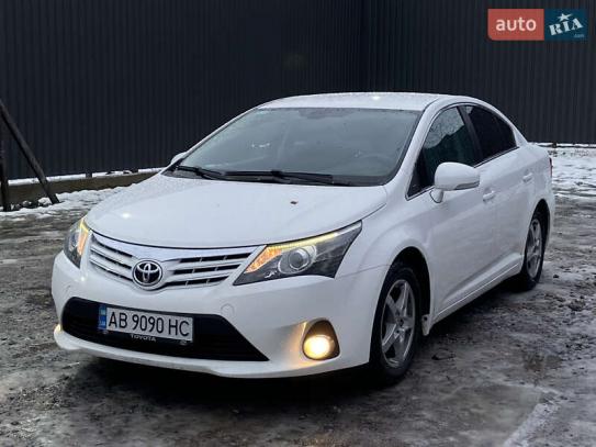 Toyota Avensis 2012г. в рассрочку