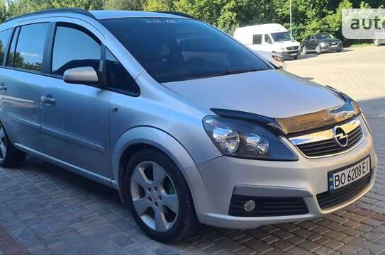 Opel Zafira 2005г. в рассрочку