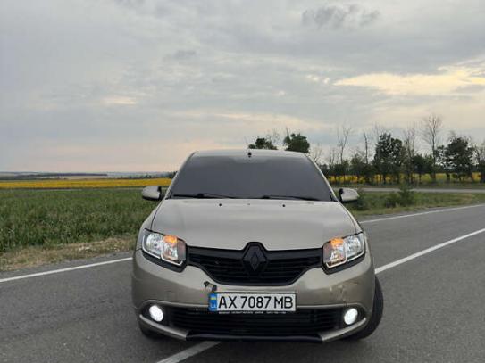 Renault Logan                           2014г. в рассрочку