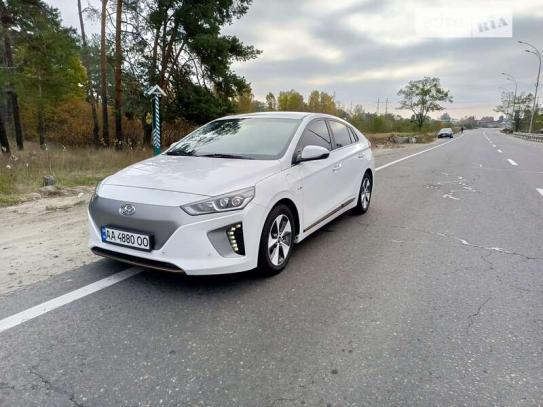 Hyundai Ioniq 2017г. в рассрочку