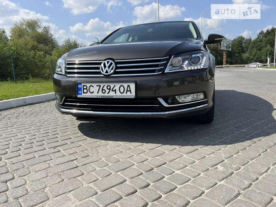 Volkswagen Passat 2014р. у розстрочку