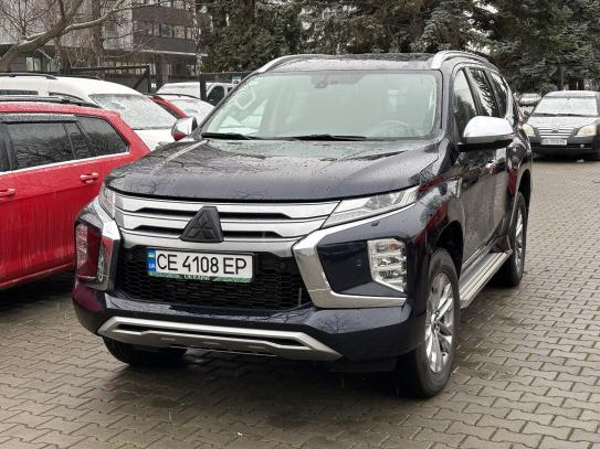 Mitsubishi Pajero sport
                    2019г. в рассрочку