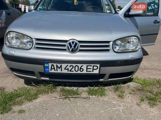 Volkswagen Golf                            2001г. в рассрочку