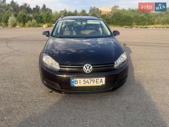 Volkswagen Golf                            2010г. в рассрочку