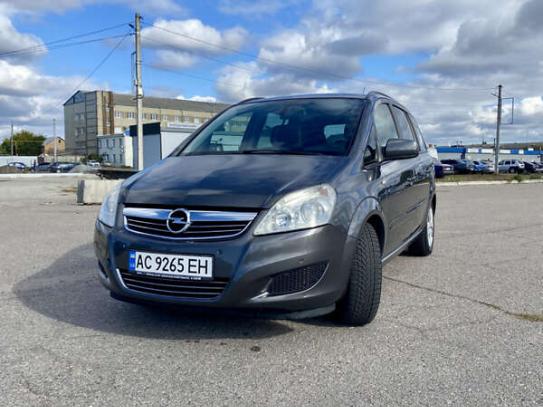 Opel Zafira                          2010г. в рассрочку