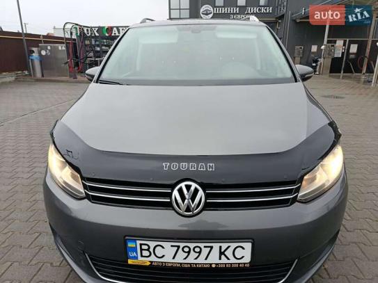 Volkswagen Touran 2011р. у розстрочку