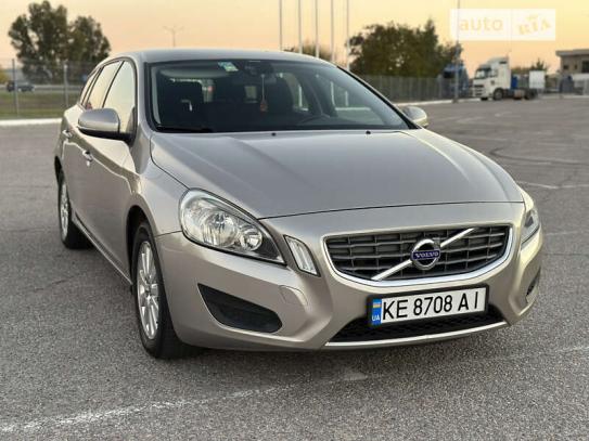 Volvo V60 2012р. у розстрочку