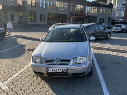 Volkswagen Bora 2001р. у розстрочку